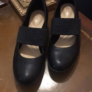 Clark's ladies black wedge slip on
